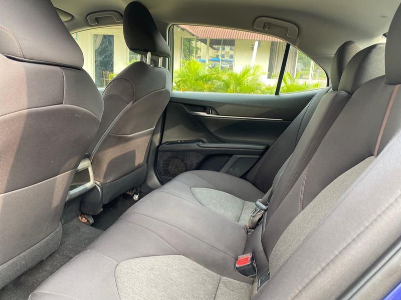 Thumbnail 8 of 2018 Toyota Camry LE
